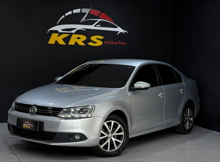 VW - VolksWagen : JETTA Comfortline 2.0 T.Flex 8V 4p Tipt10