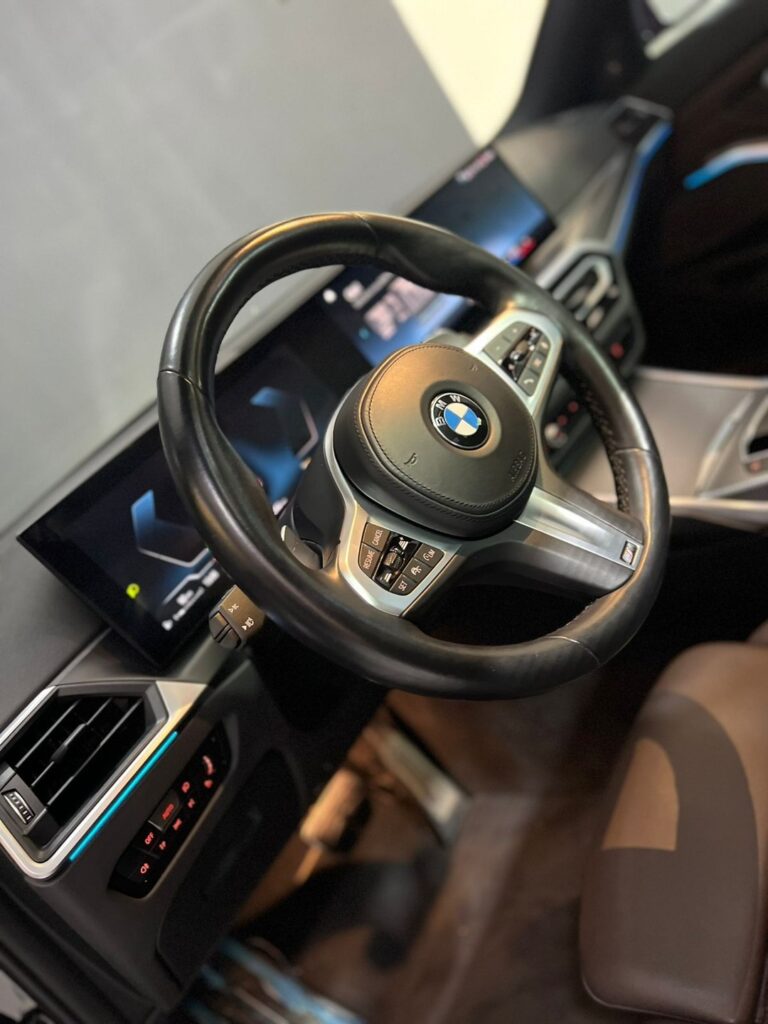 🚘 BMW - 320iA 2.0 TB M Sport A.Flex-M.Sport 4p 📅 2023-2023 💰 Preço- R$ 285.900,00———————————— (4)
