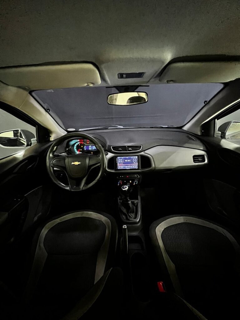 🚘 GM - Chevrolet - ONIX HATCH LS 1.0 8V FlexPower 5p Mec. 📅 2015-2015 💰 Preço- R$ 45.900,00—— (5)