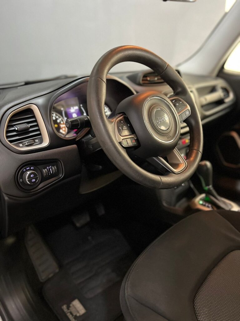 🚘 Jeep - Renegade Sport 1.8 4x2 Flex 16V Aut. 📅 2017-2018 💰 Preço- R$ 72.900,00—————————————— (6)