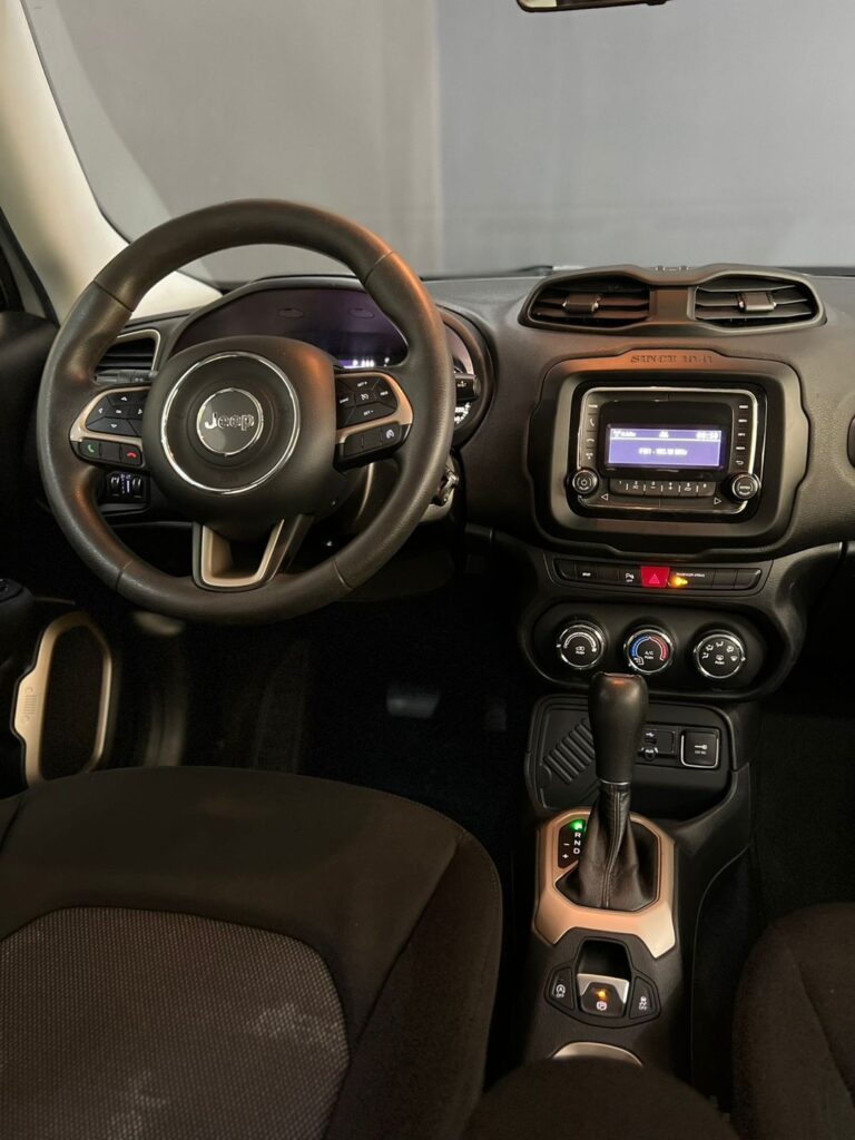🚘 Jeep - Renegade Sport 1.8 4x2 Flex 16V Aut. 📅 2017-2018 💰 Preço- R$ 72.900,00—————————————— (9)