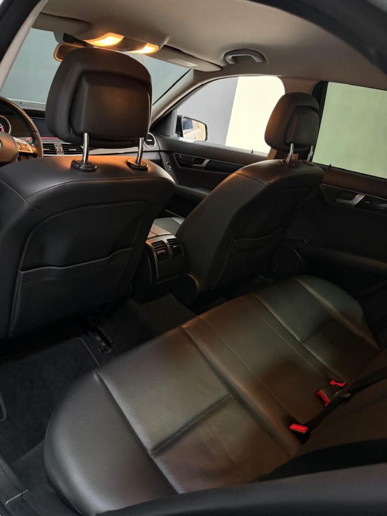 🚘 Mercedes-Benz - C-180 CGI Classic 1.8 16V 156cv Aut. 📅 2011-2012 💰 Preço- R$ 69.900,00————— (7)