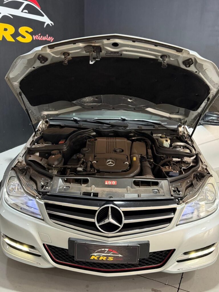 🚘 Mercedes-Benz - C-180 CGI Classic 1.8 16V 156cv Aut. 📅 2011-2012 💰 Preço- R$ 69.900,00————— (9)